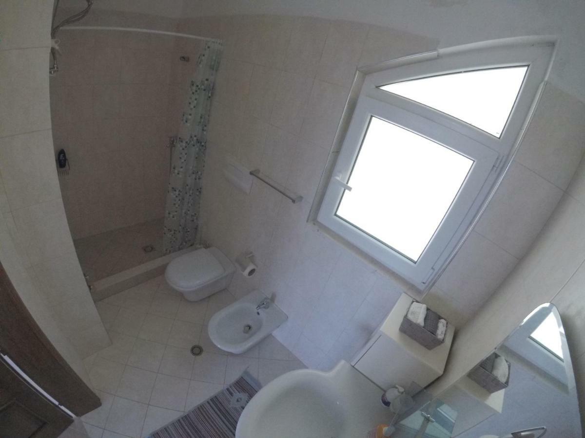 בורש Villa Goxhi מראה חיצוני תמונה